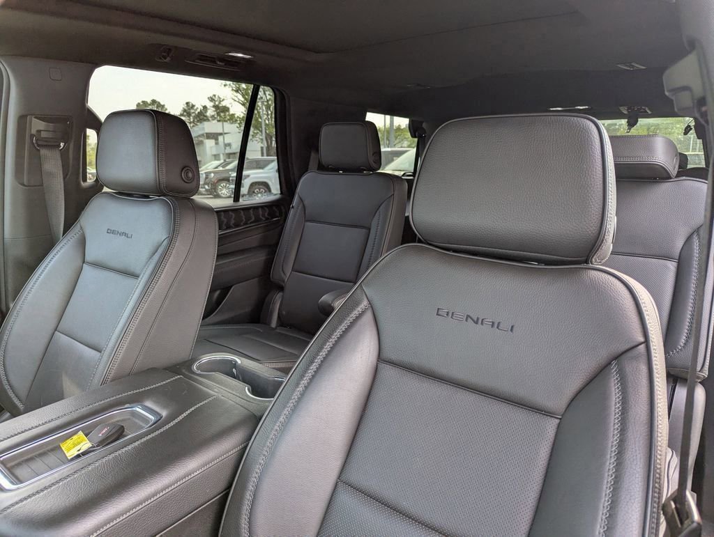 Used 2023 GMC Yukon Denali AWD/4WD image 14