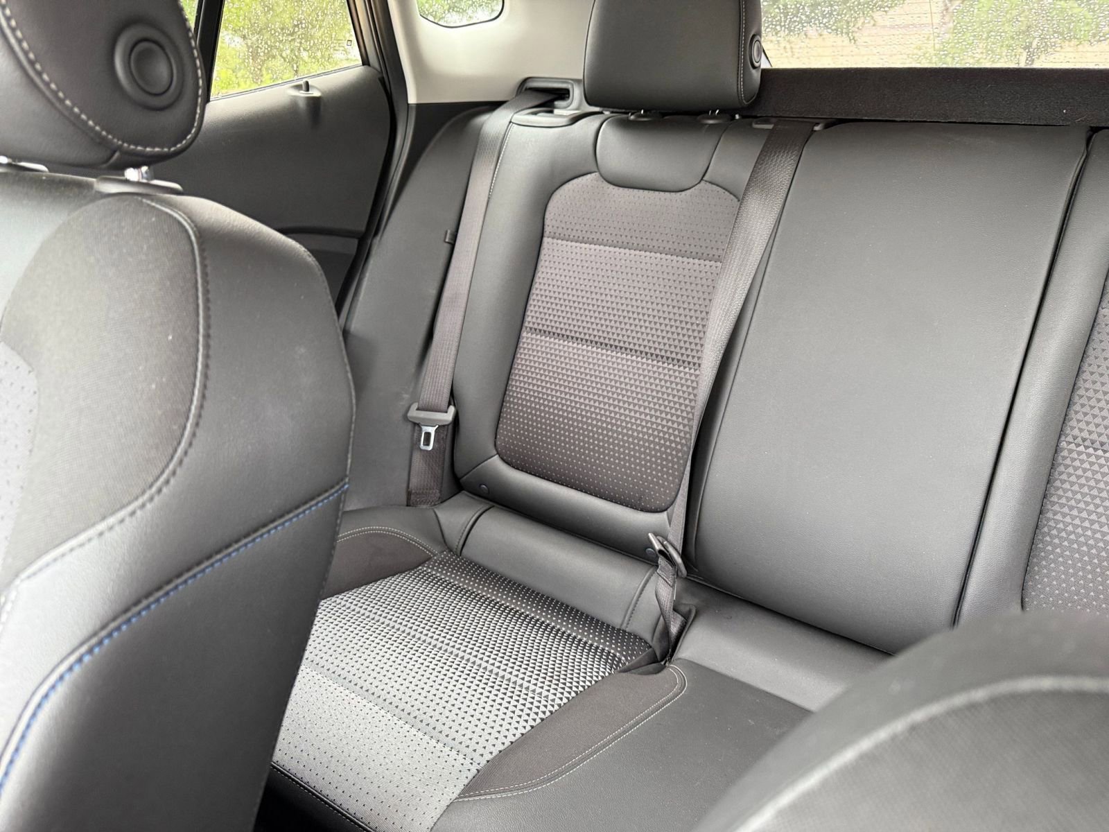 Used 2025 Chevrolet Trax LT FWD image 39