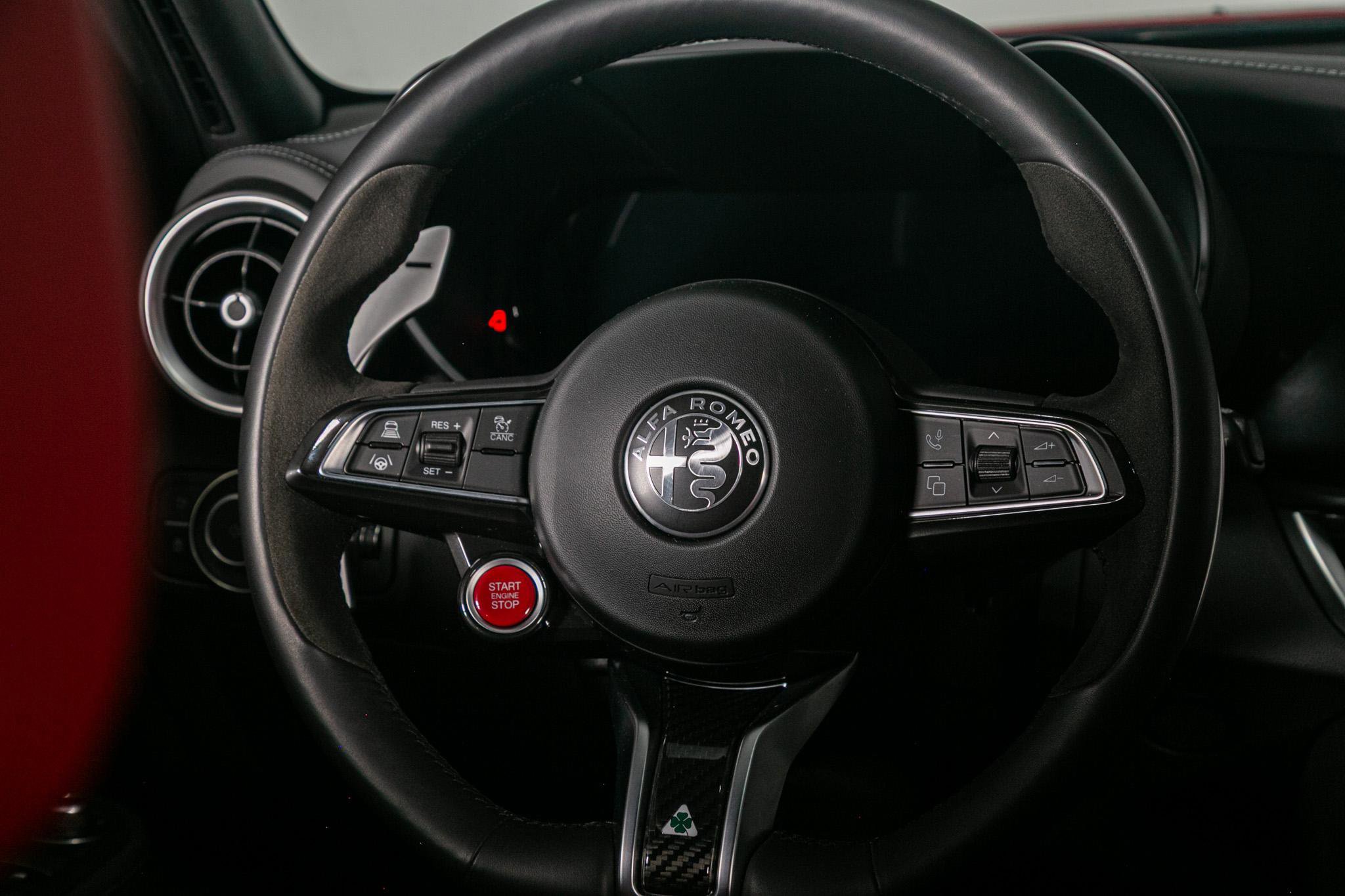 Used 2024 Alfa Romeo Giulia Quadrifoglio image 41