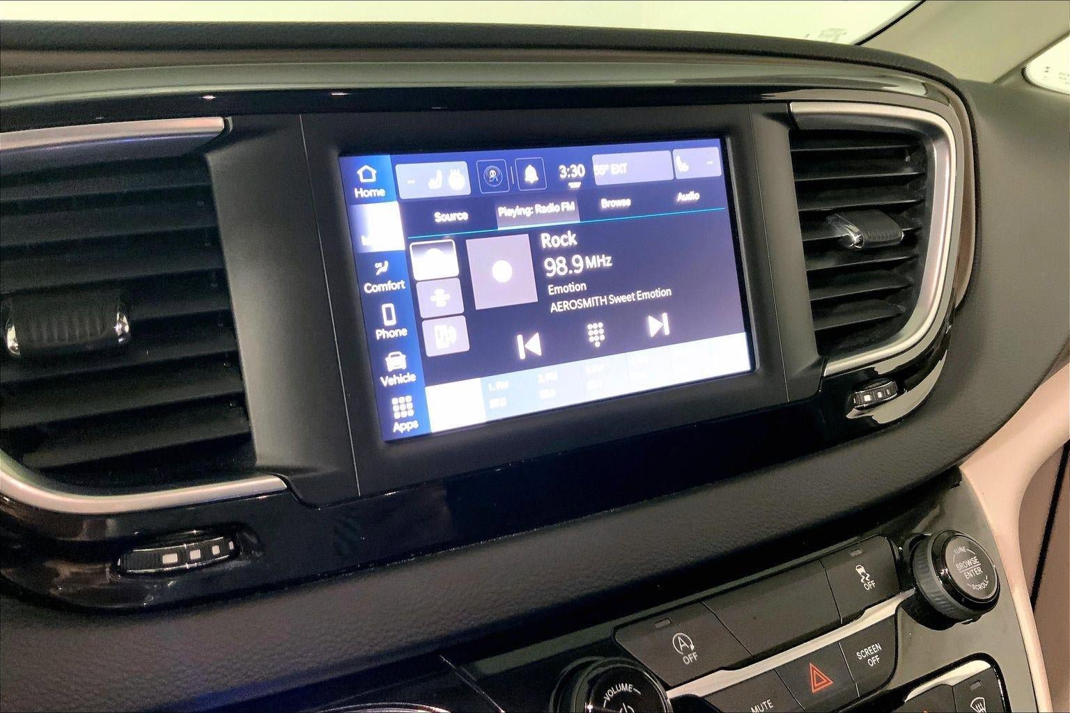 Used 2023 Chrysler Voyager LX image 6