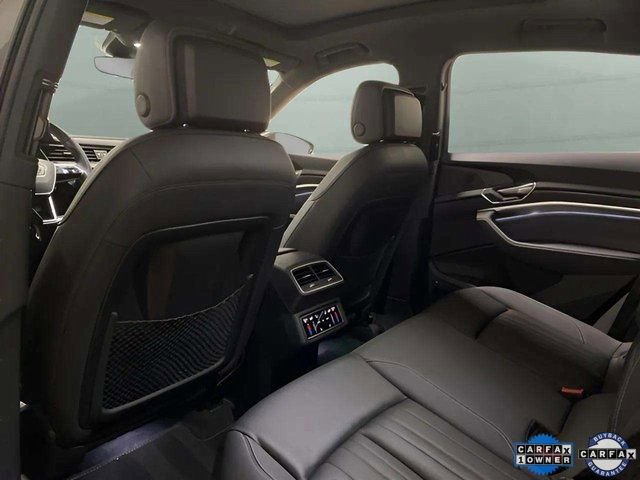 Used 2024 Audi Q8 e-tron Premium Plus image 21