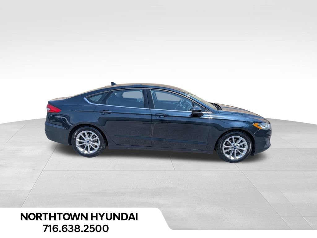 Used 2020 Ford Fusion SE FWD image 12