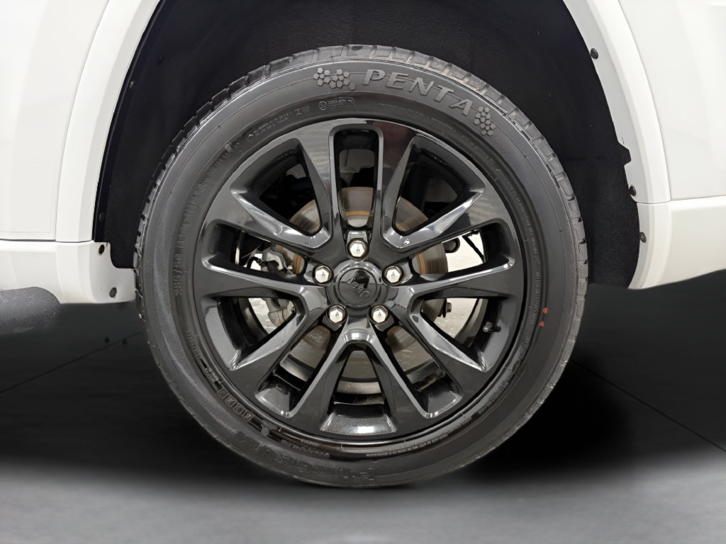 Used 2020 Jeep Grand Cherokee Altitude AWD/4WD image 31