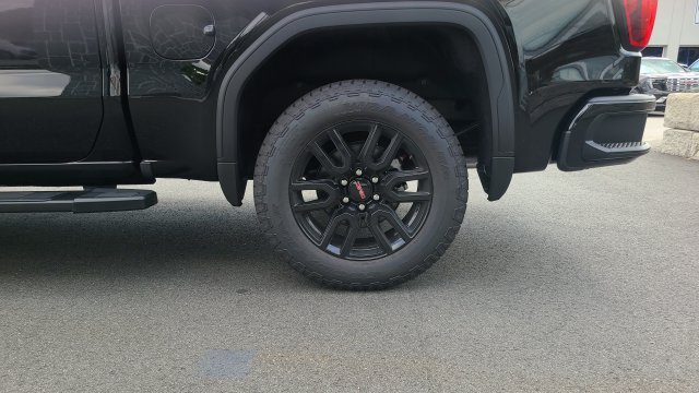 New 2026 GMC Sierra 1500 Elevation w/ LPO, Elevation Black Package AWD/4WD image 9