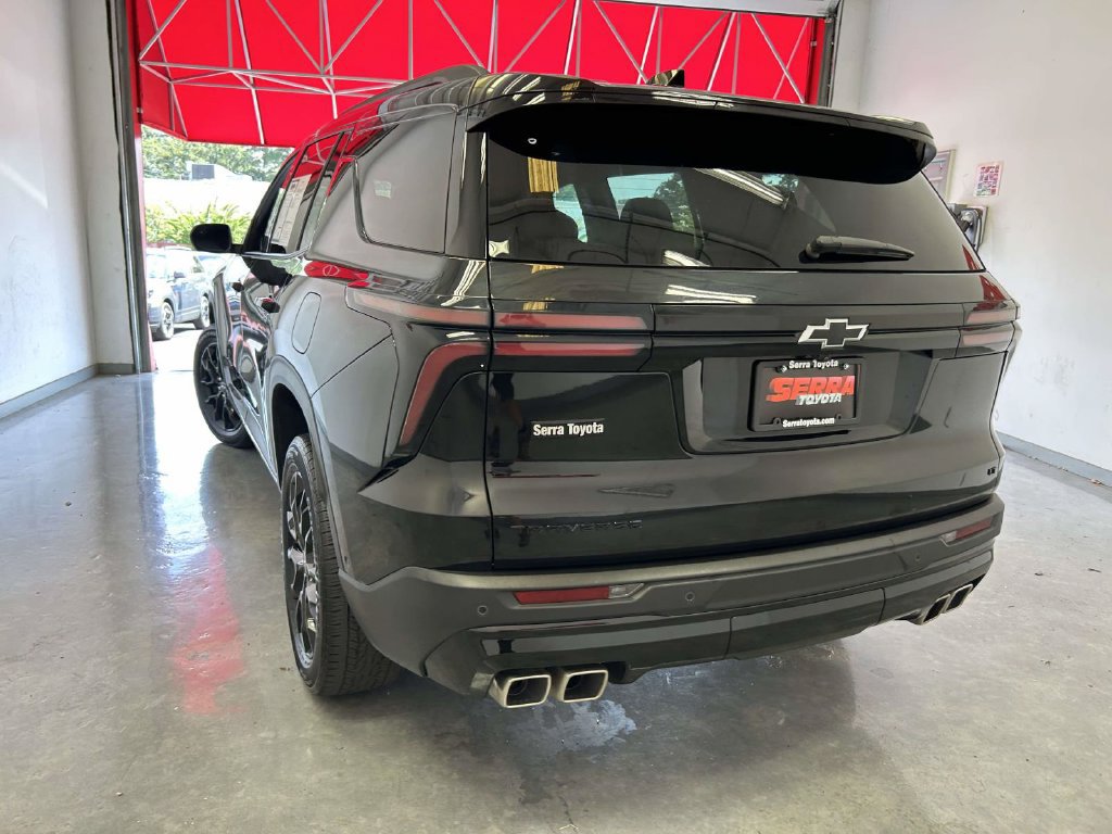 Used 2024 Chevrolet Traverse LT w/ Enhanced Driving Package FWD image 5