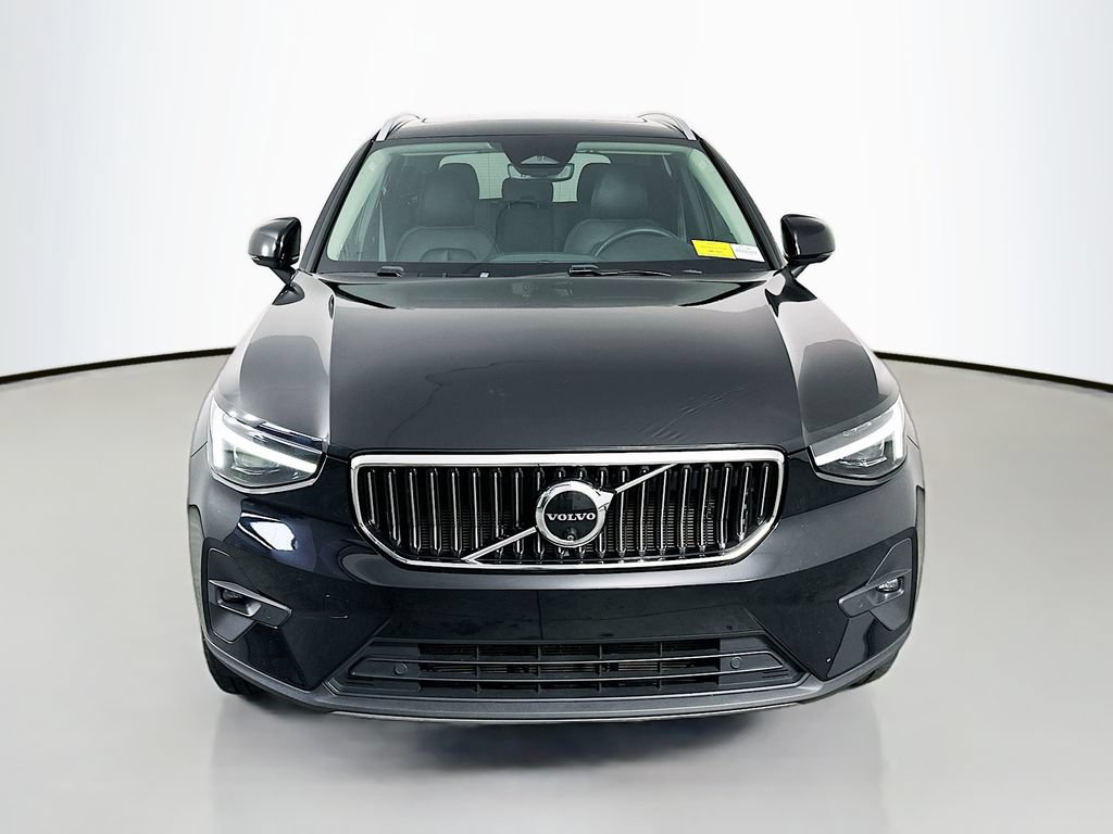 Used 2024 Volvo XC40 B5 Plus AWD/4WD image 2
