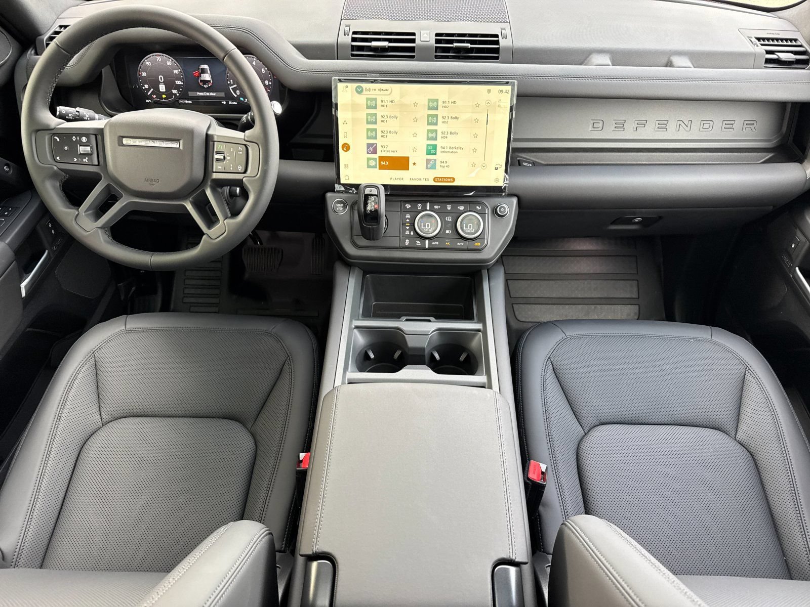 New 2026 Land Rover Defender 110 X-Dynamic SE AWD/4WD image 13