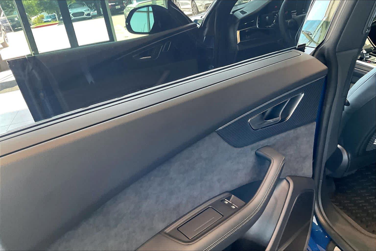 New 2026 Audi SQ8 Premium Plus AWD/4WD image 18