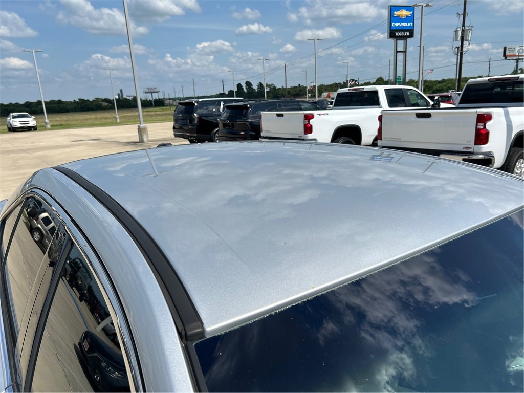 Used 2018 Ford Taurus SEL image 12