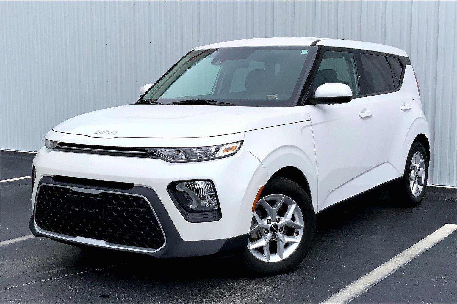 Used 2022 Kia Soul LX w/ Technology Package FWD image 1