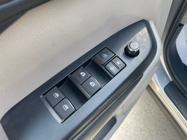 Used 2016 Toyota Highlander XLE AWD/4WD image 21