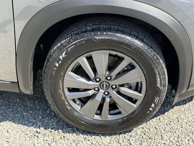Used 2025 Nissan Pathfinder SV FWD image 9