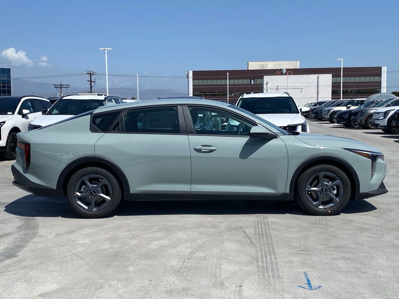 New 2026 Kia K4 LXS image 2