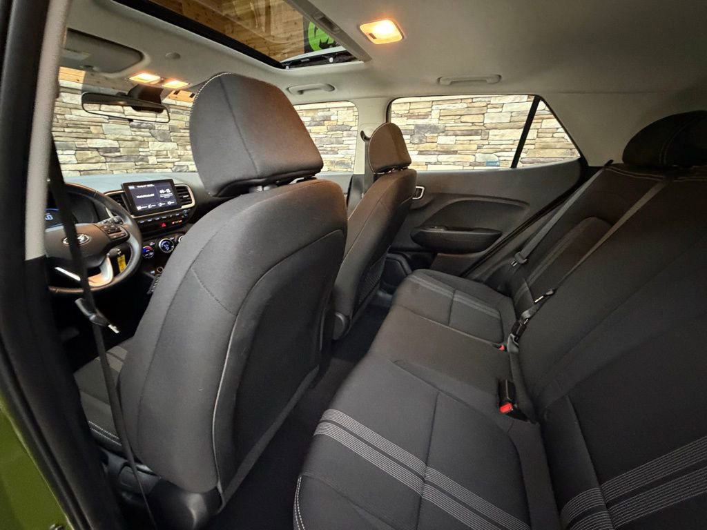 Used 2023 Hyundai Venue SEL FWD image 26
