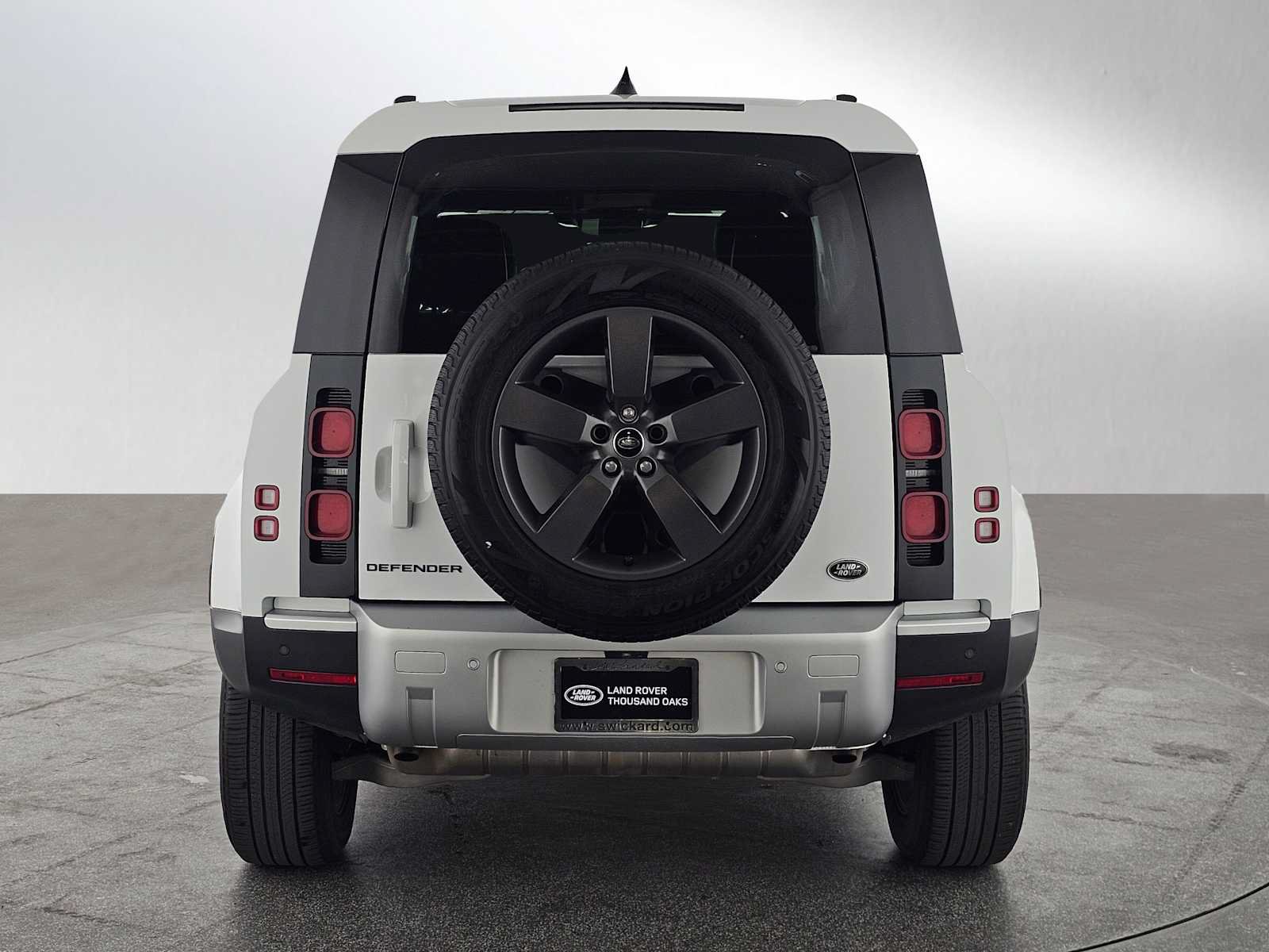 Used 2023 Land Rover Defender 110 S AWD/4WD image 4