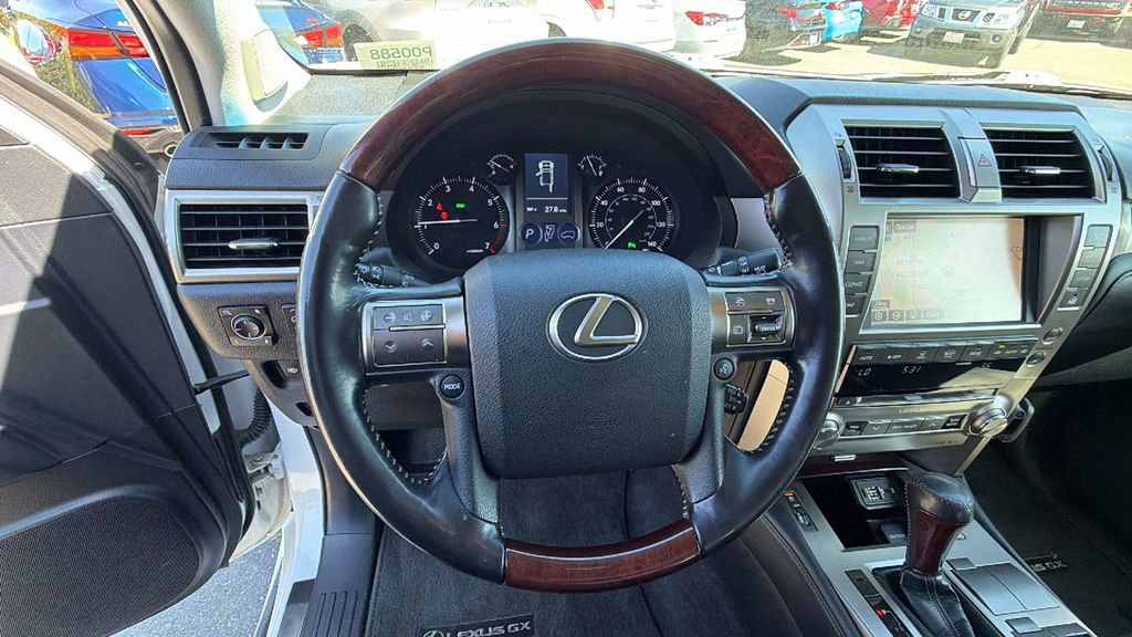 Used 2017 Lexus GX 460 Premium w/ Premium Package image 25