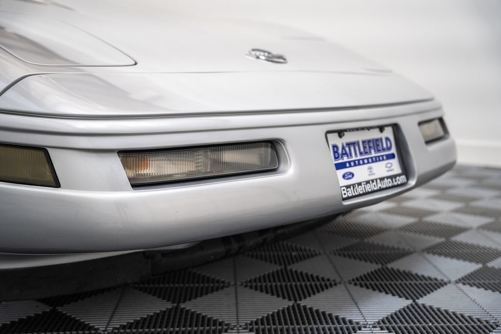 Used 1996 Chevrolet Corvette Coupe RWD image 10
