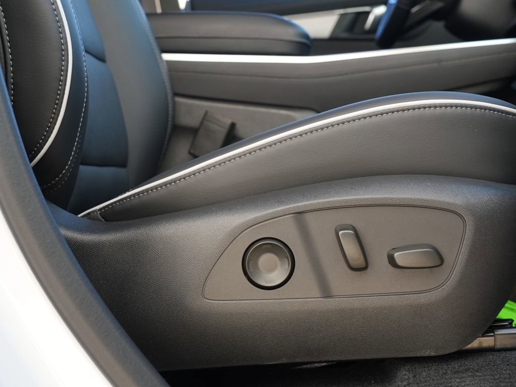 Used 2025 Buick Enclave Preferred image 30