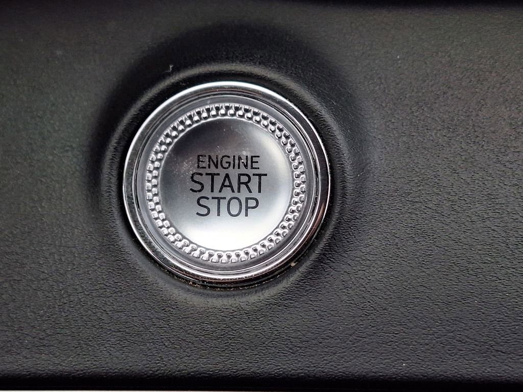 Used 2025 Genesis GV70 2.5T image 25