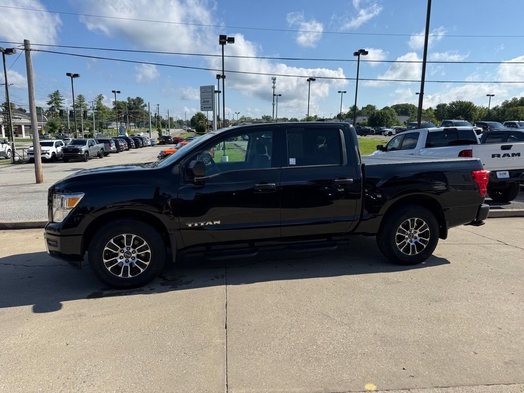 Used 2023 Nissan Titan SV w/ SV Convenience Package AWD/4WD image 10