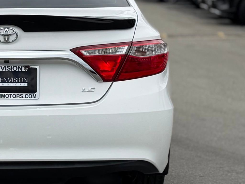 Used 2017 Toyota Camry LE image 9