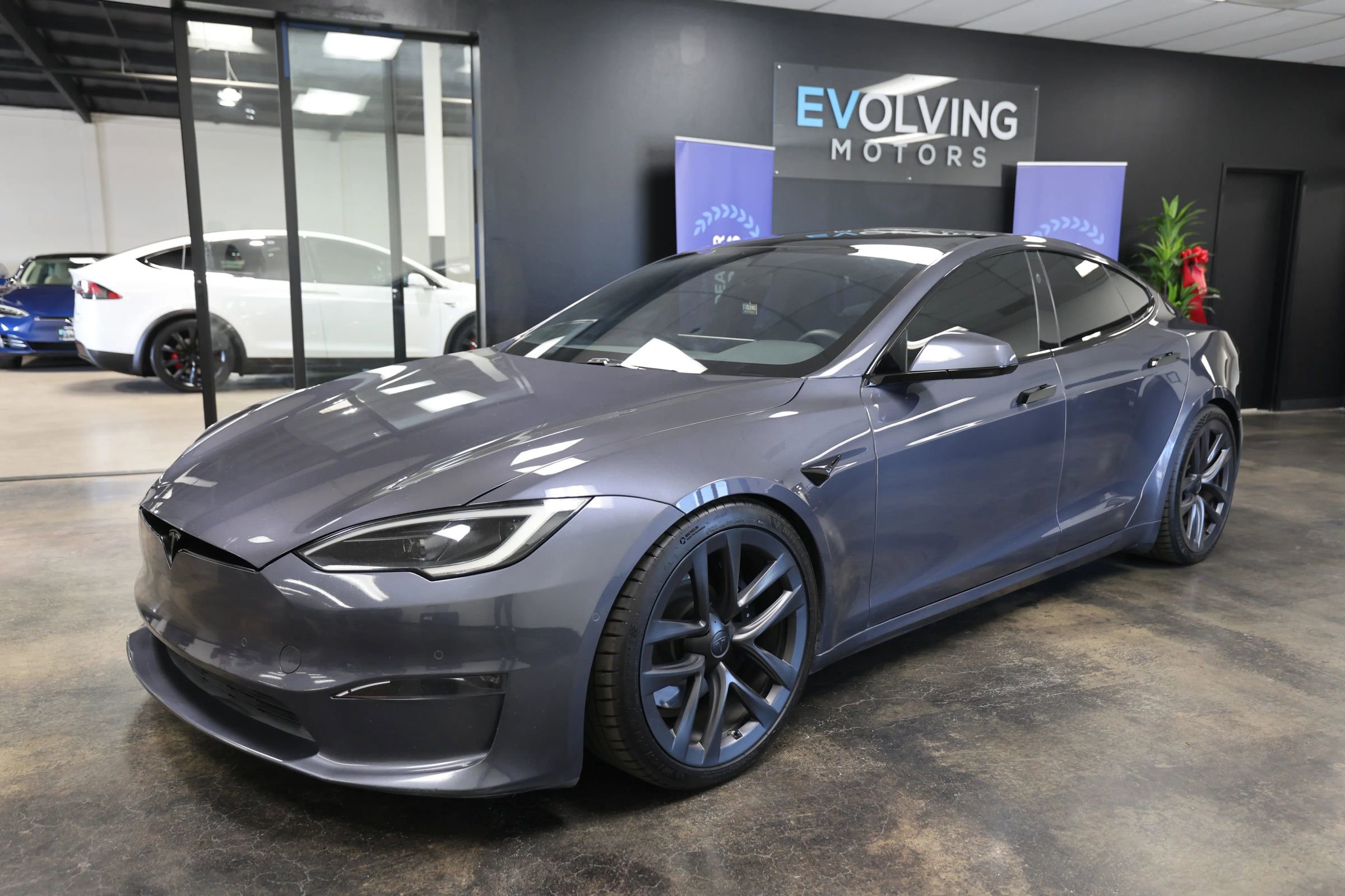 Used 2022 Tesla Model S Plaid AWD/4WD image 5