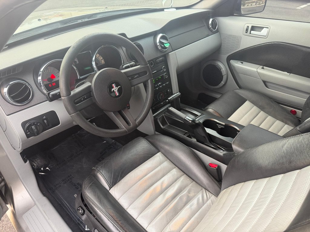 Used 2009 Ford Mustang GT RWD image 11