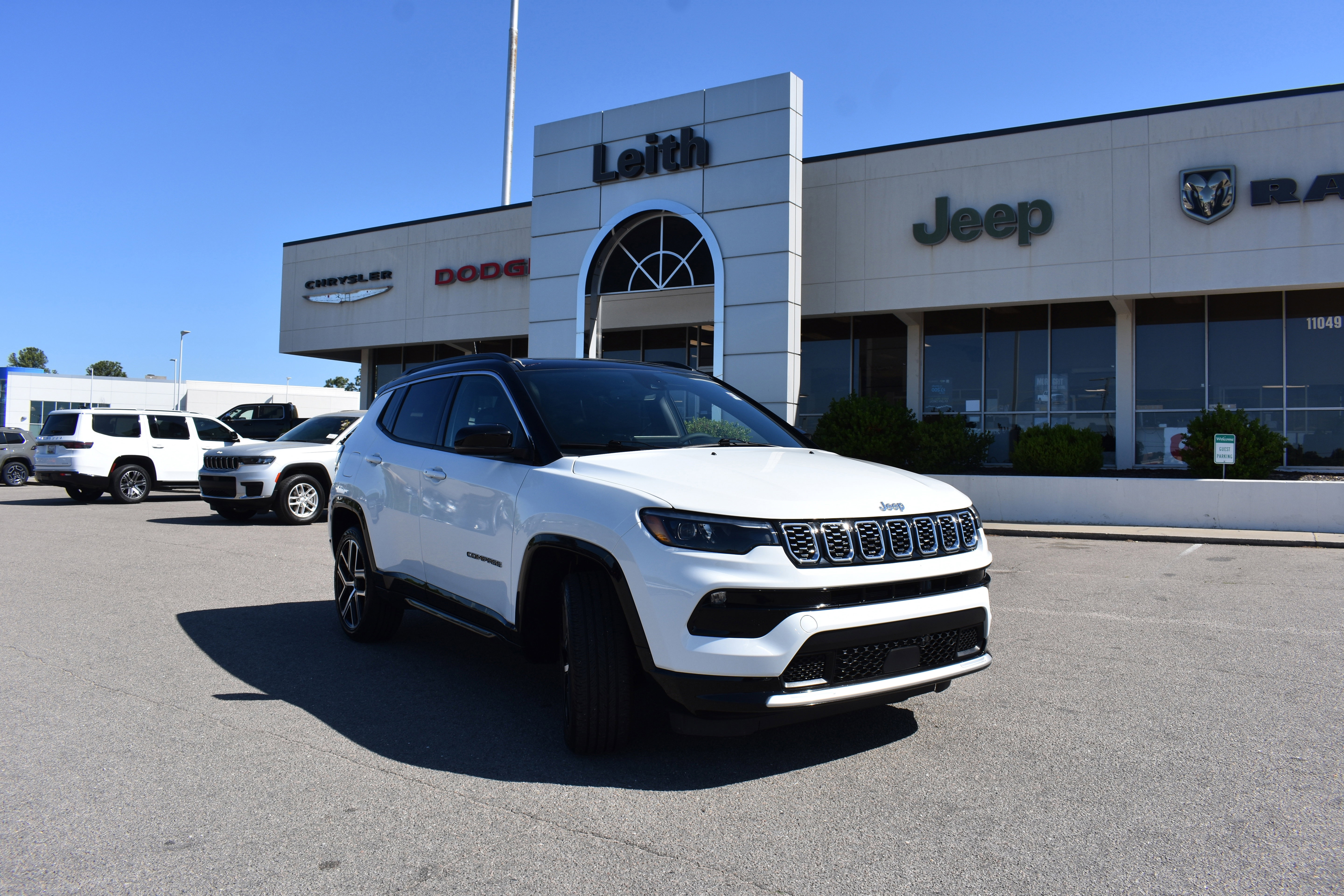 Used 2025 Jeep Compass Limited w/ Elite Group image 1