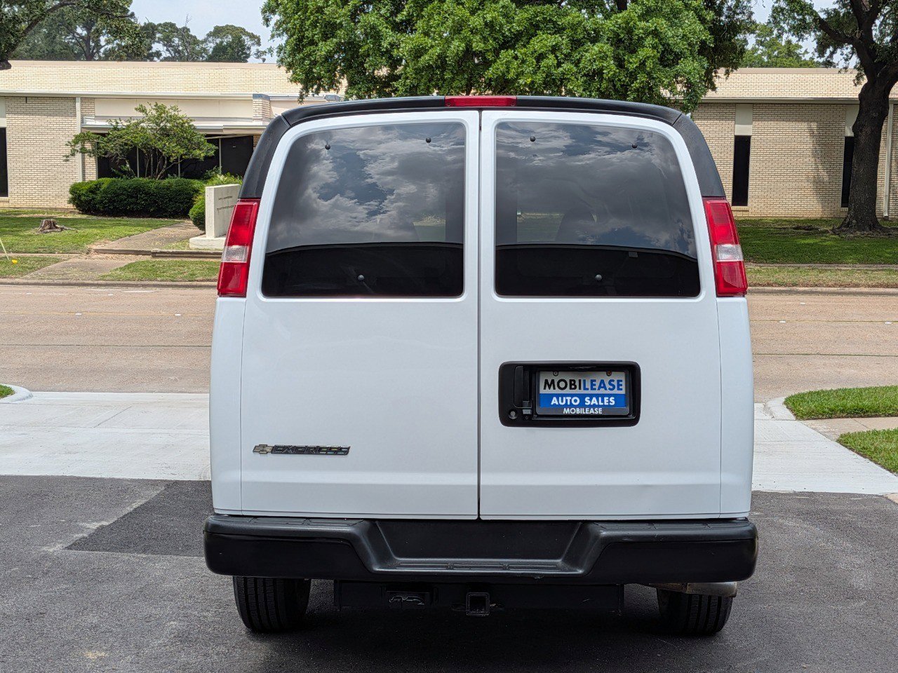 Used 2023 Chevrolet Express 3500 LS RWD image 6