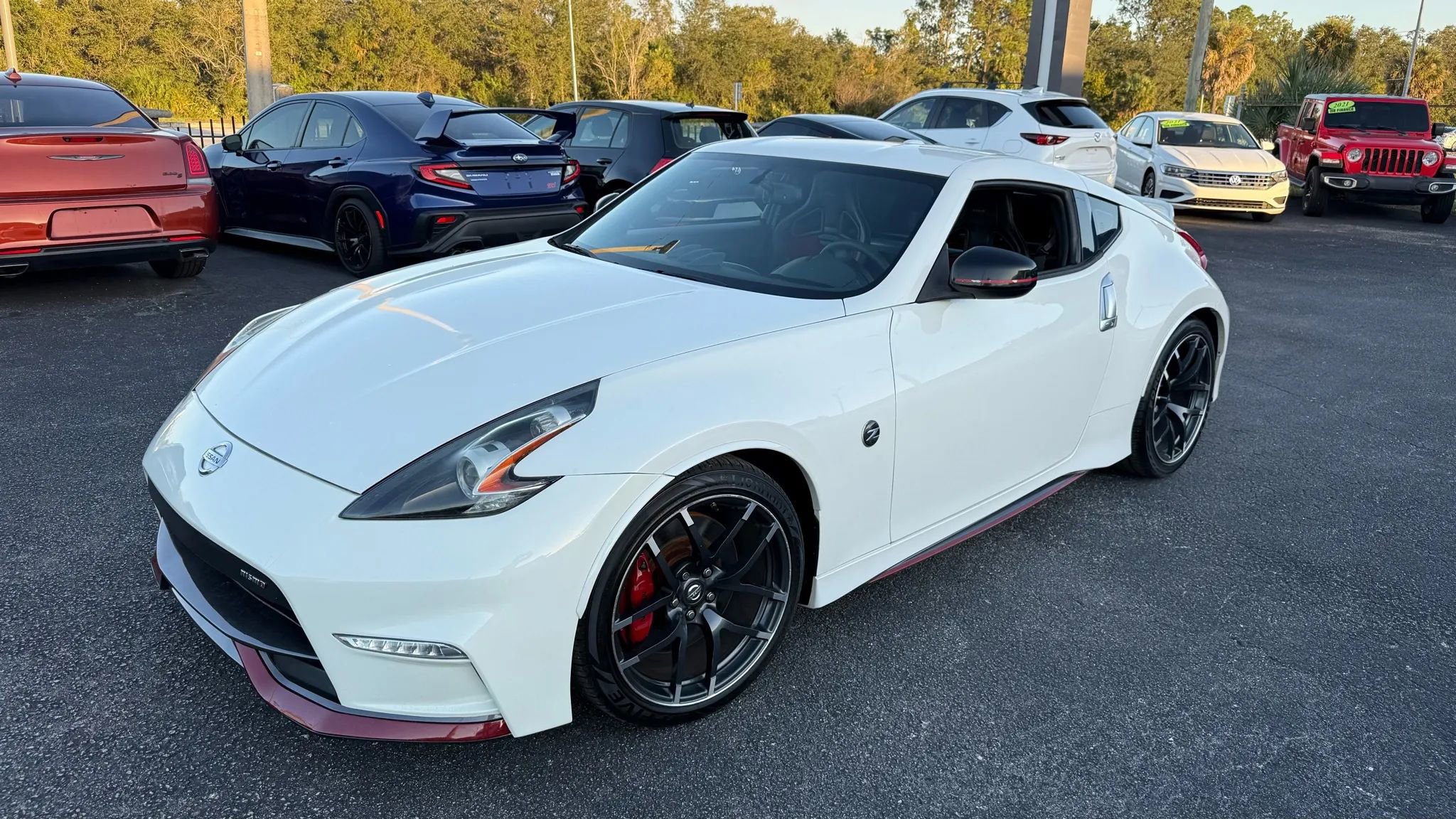 Used 2016 Nissan 370Z NISMO image 3