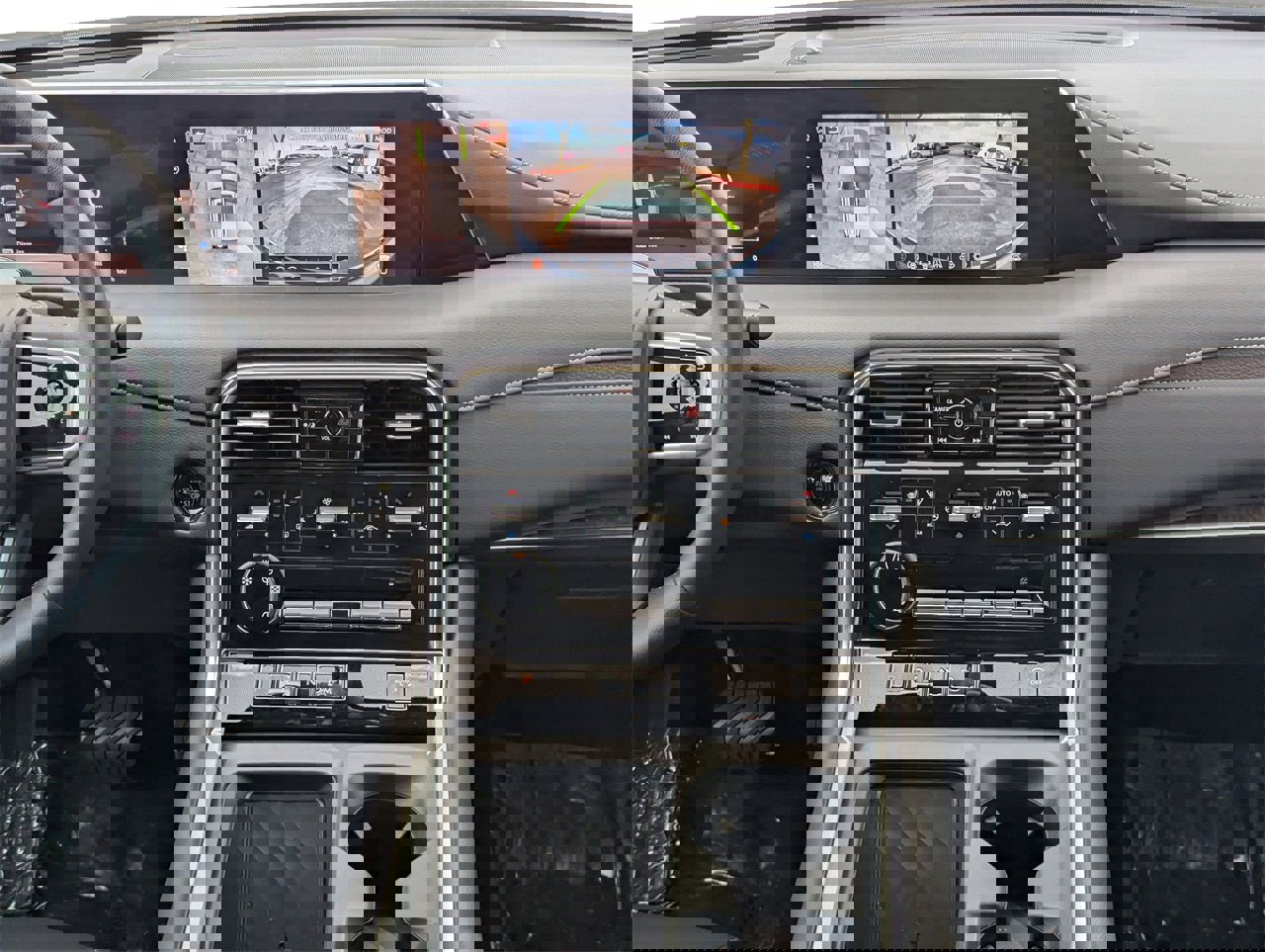 New 2025 Nissan Armada SL image 23