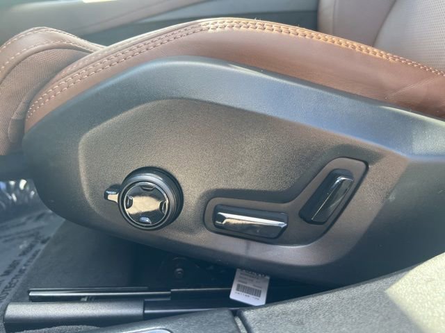 Certified 2025 Volvo V90 B6 Cross Country Ultra AWD/4WD image 29