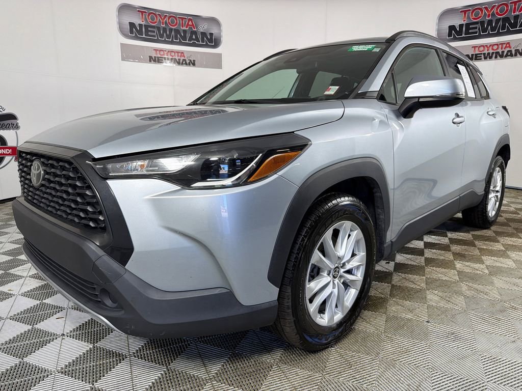 Used 2022 Toyota Corolla Cross LE w/ Moonroof Package FWD image 8