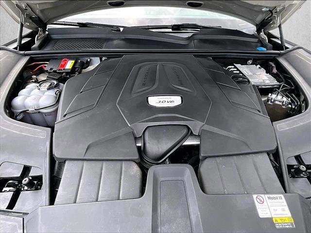 Used 2021 Porsche Cayenne Coupe image 11