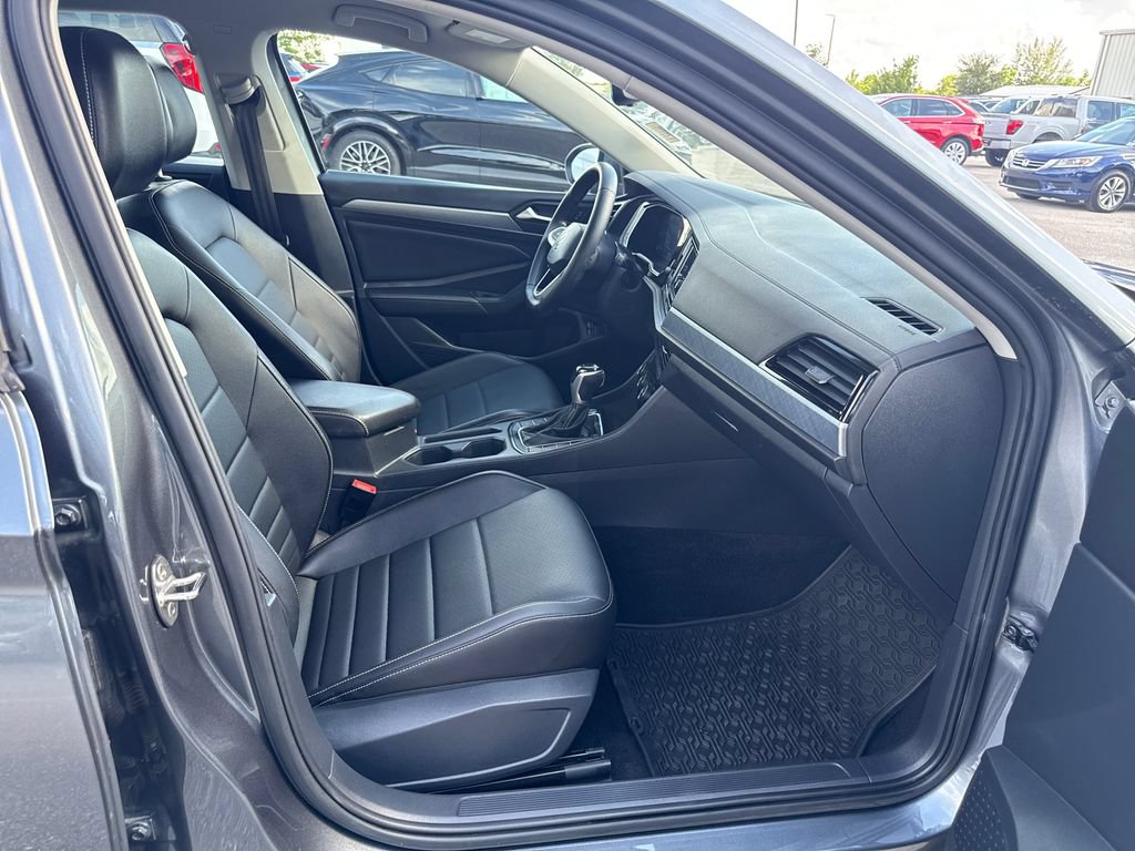 Used 2022 Volkswagen Jetta SE FWD image 24