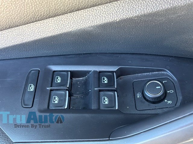 Used 2025 Volkswagen Jetta Sport FWD image 21