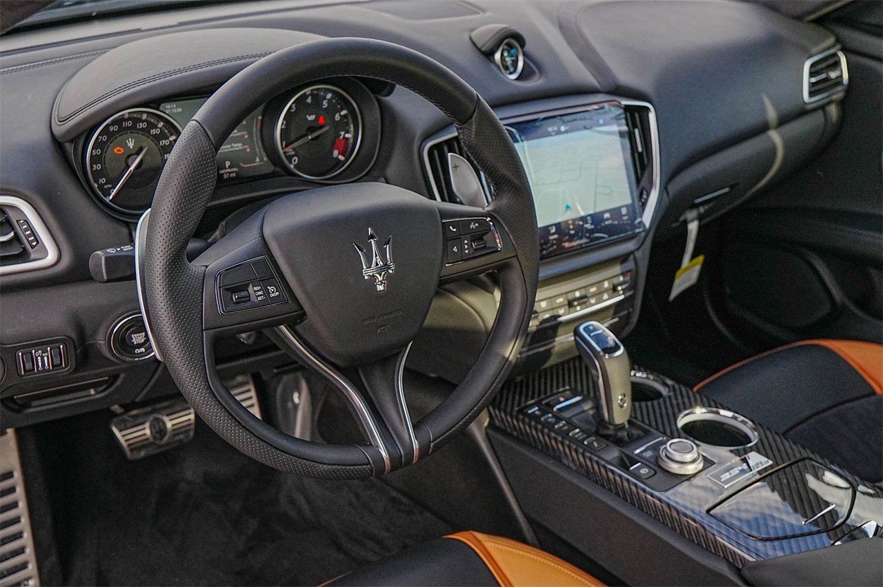 Used 2024 Maserati Ghibli Trofeo image 9