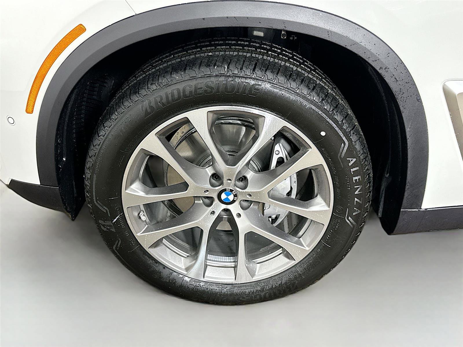 New 2026 BMW X5 xDrive40i w/ Parking Assistance Package image 32