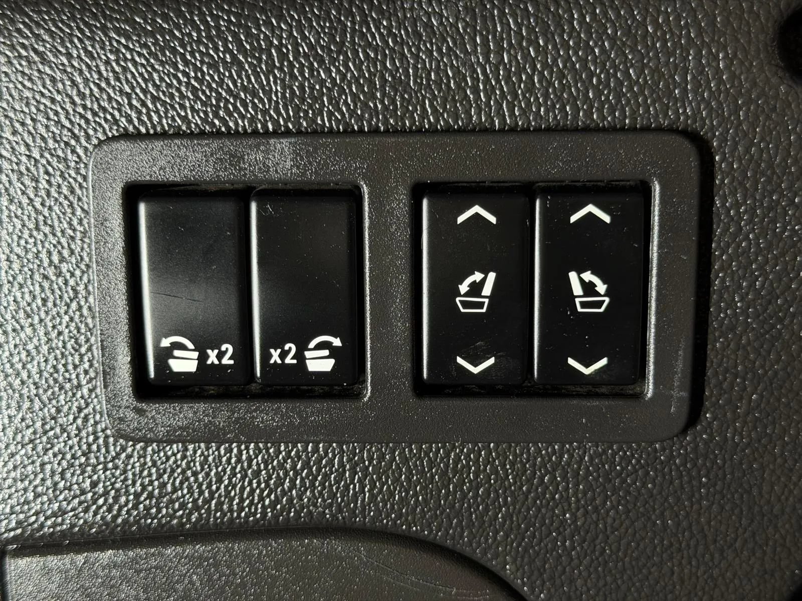 Used 2016 Chevrolet Suburban LTZ AWD/4WD image 16