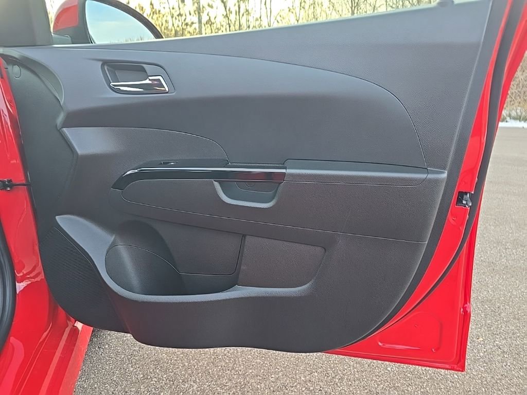 Used 2017 Chevrolet Sonic LT w/ Convenience Package image 29