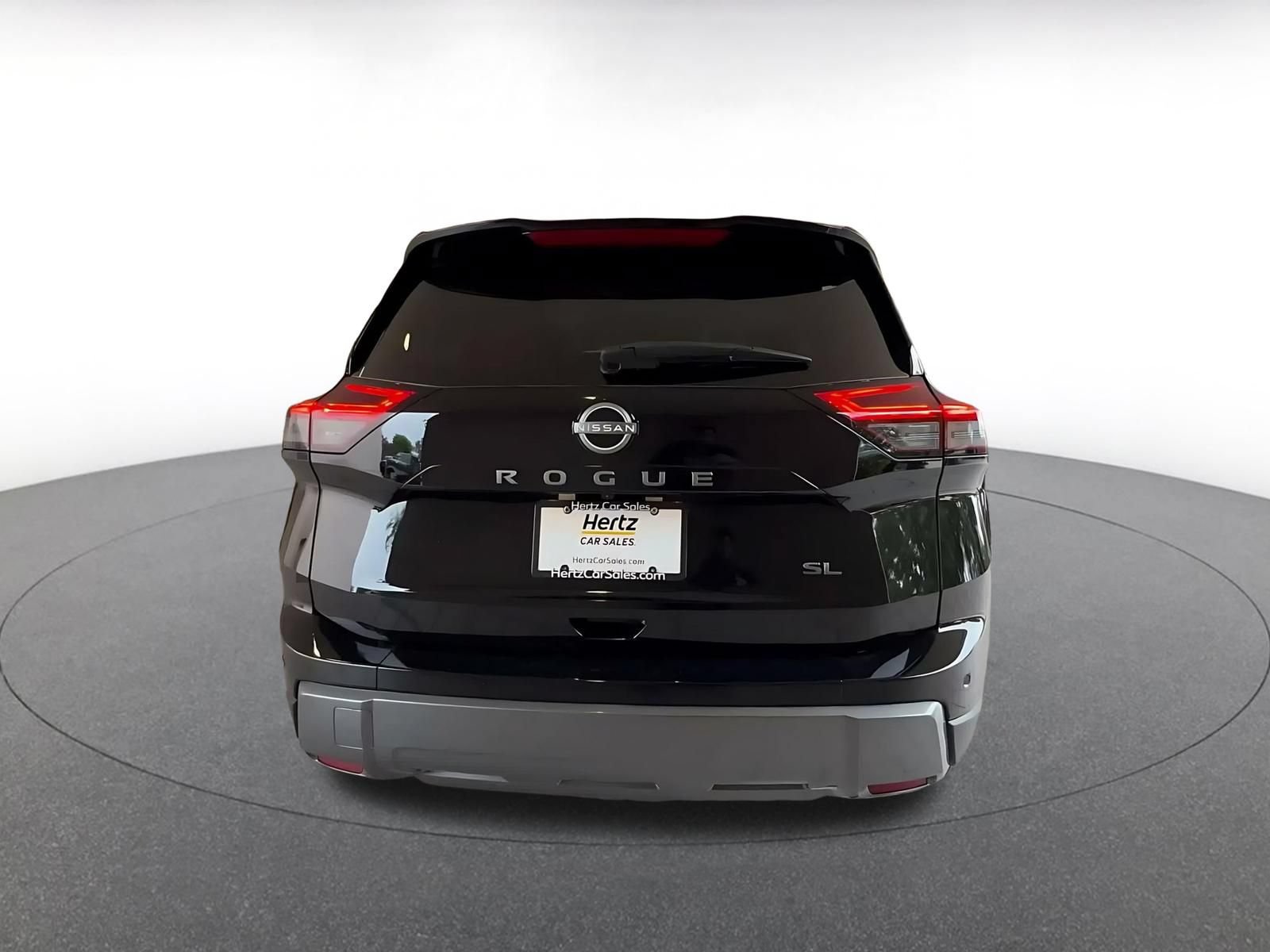 Used 2026 Nissan Rogue SL FWD image 12