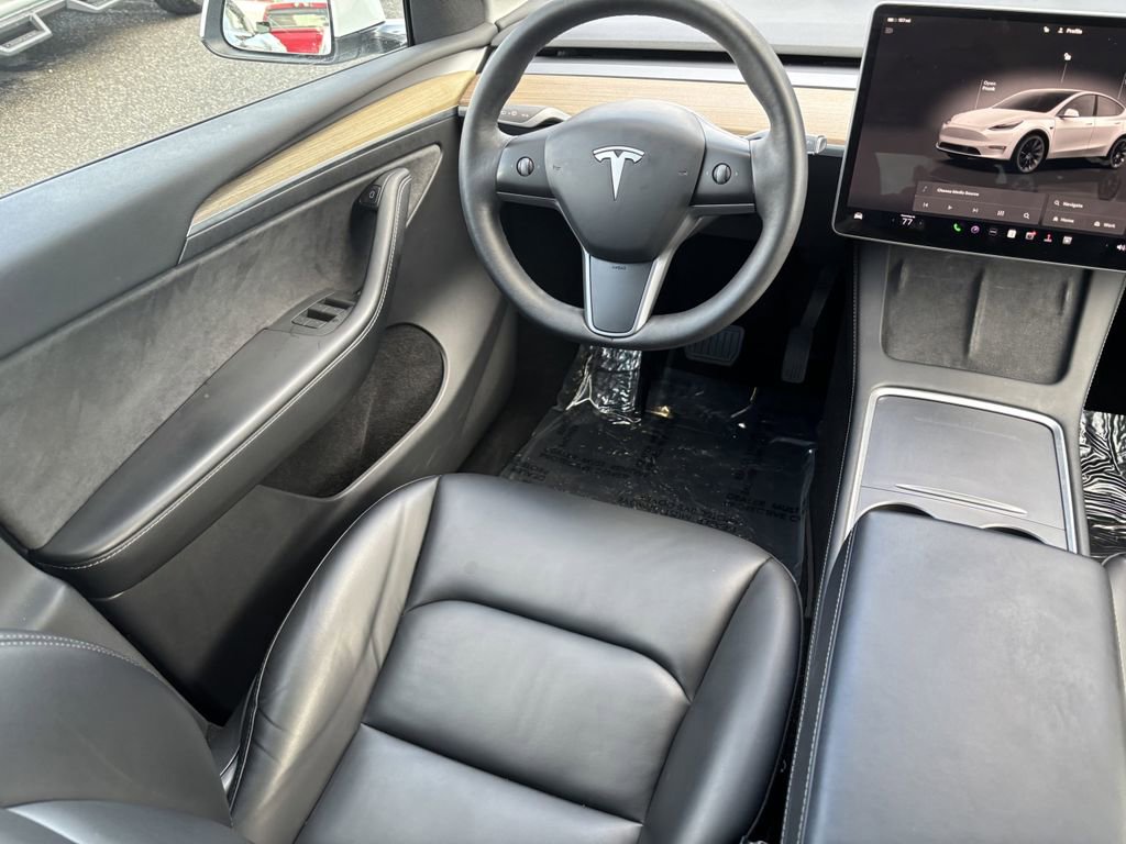 Used 2023 Tesla Model Y Long Range image 18