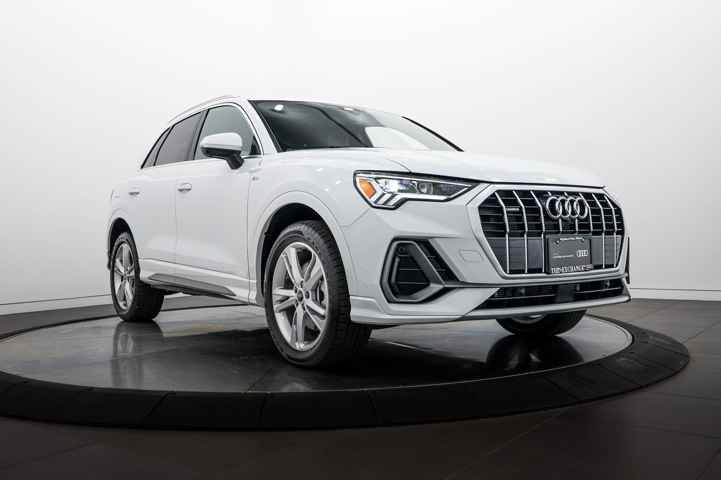 Certified 2023 Audi Q3 2.0T Premium Plus w/ Premium Plus Package AWD/4WD image 1