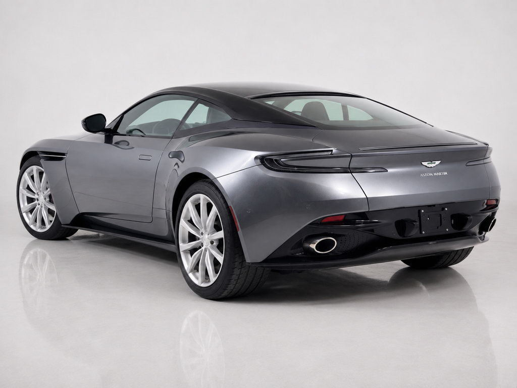 Used 2018 Aston Martin DB11 Coupe RWD image 3