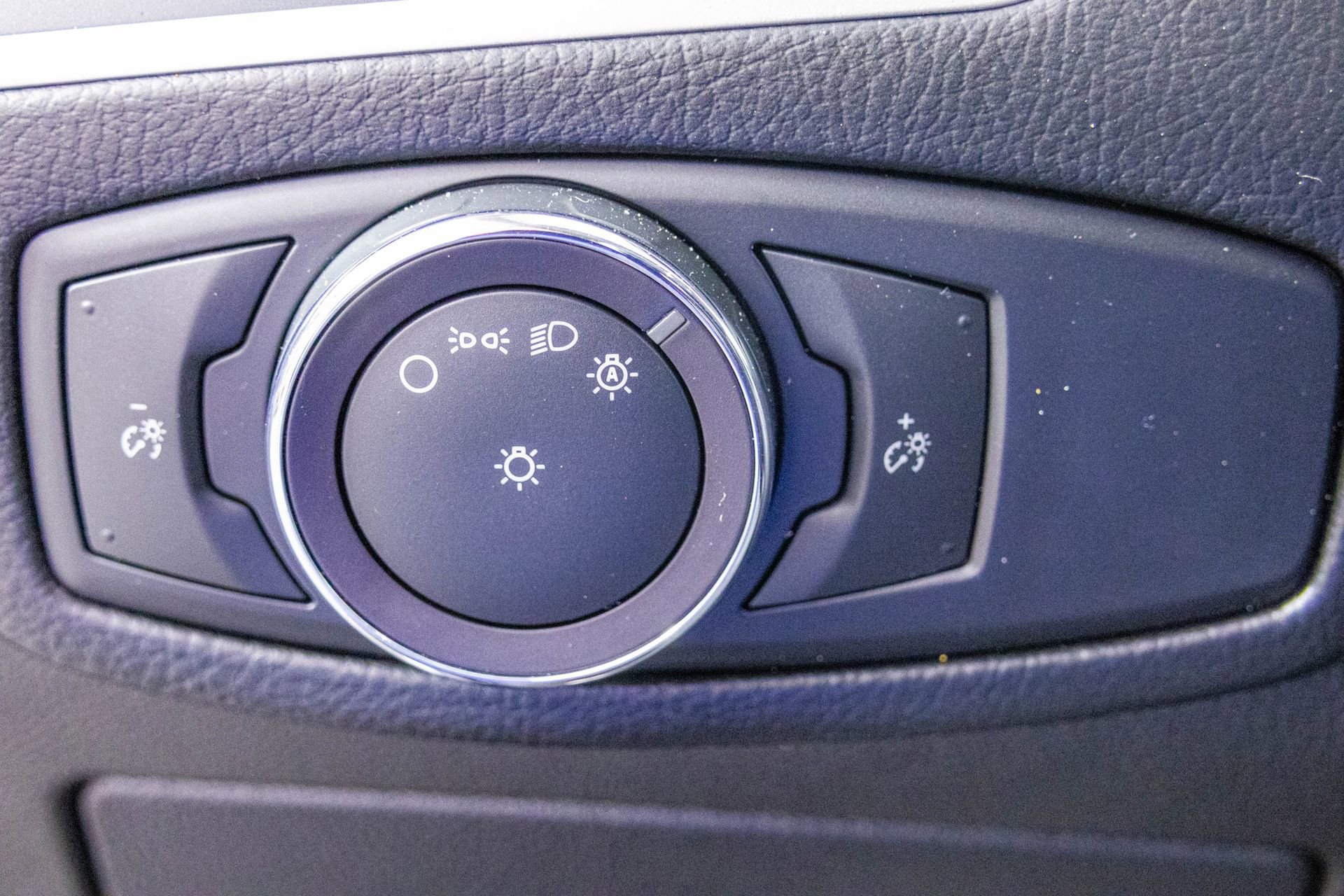 Used 2018 Ford Edge SEL w/ Equipment Group 201A image 20