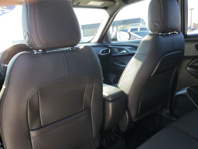 Used 2023 Chevrolet TrailBlazer RS w/ Sun and Liftgate Package image 35
