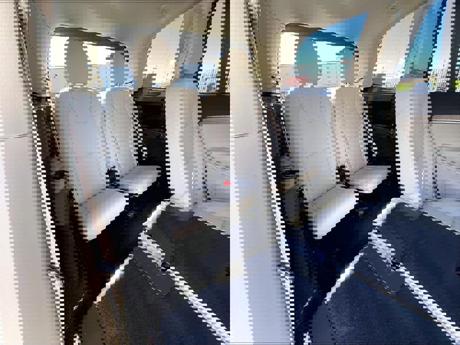 Used 2023 Volvo XC90 T8 Plus w/ Protection Package Premier image 30