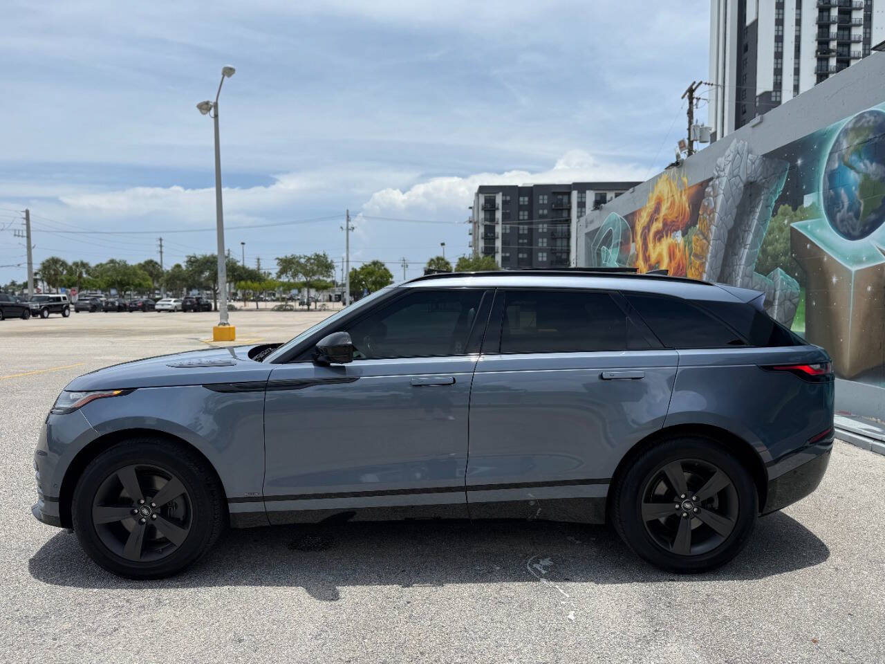 Used 2018 Land Rover Range Rover Velar R-Dynamic HSE AWD/4WD image 10