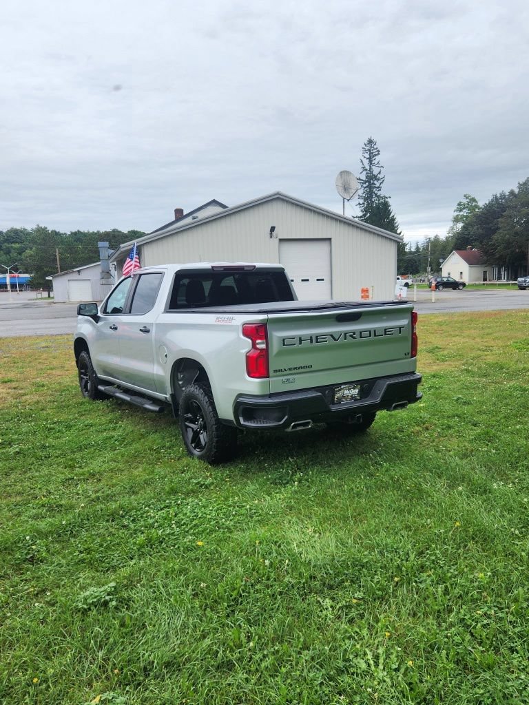 Used 2022 Chevrolet Silverado 1500 LT Trail Boss w/ LPO, Dark Essentials Package AWD/4WD image 4