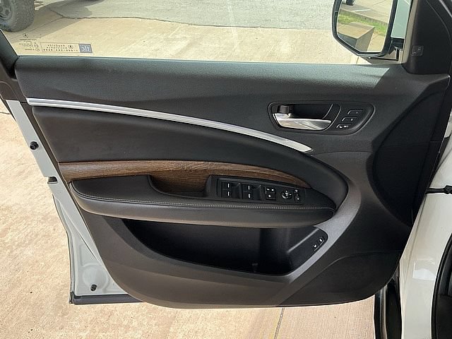 Used 2017 Acura MDX w/ Advance & Entertainment Pac FWD image 18